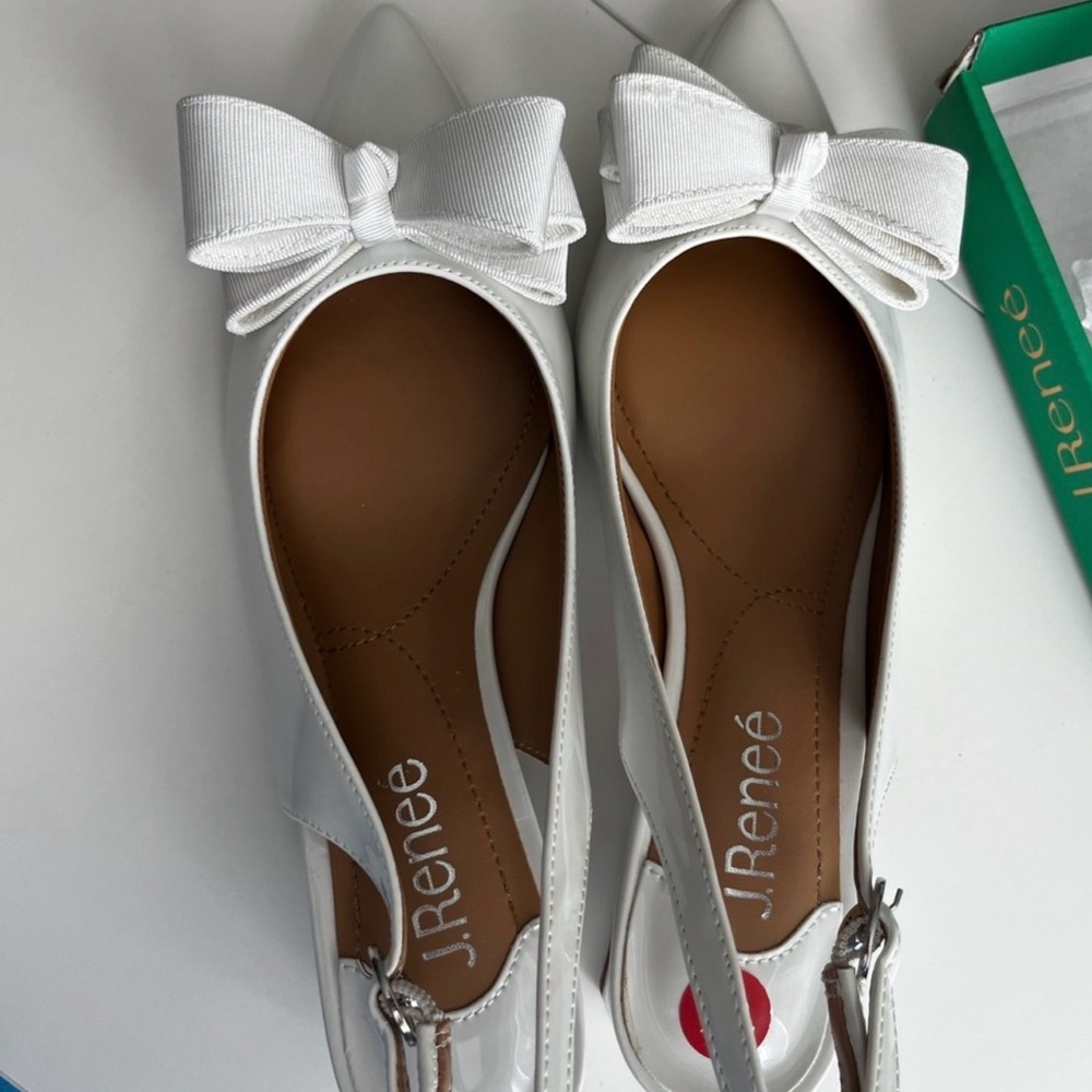 J.Renee White Slingback Pumps/Kitten Heels with Bow size 7.5 - beautiful bridal - Picture 2 of 3